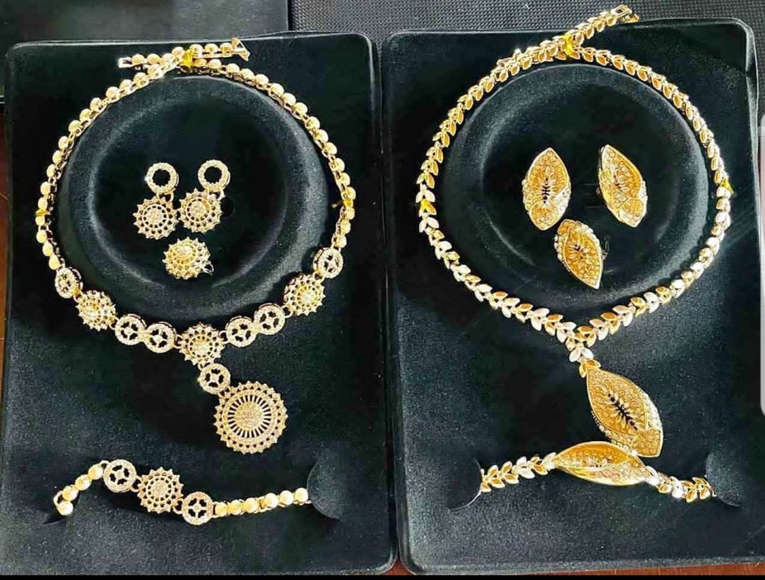 Jewelries 